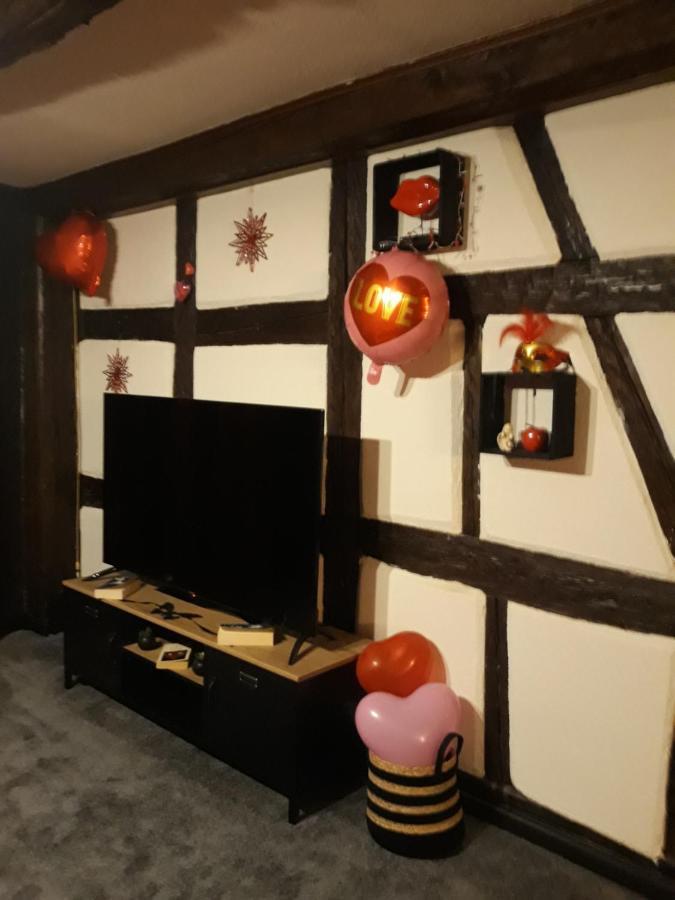 Love Room Le Rouge Et Noir Barr Luaran gambar