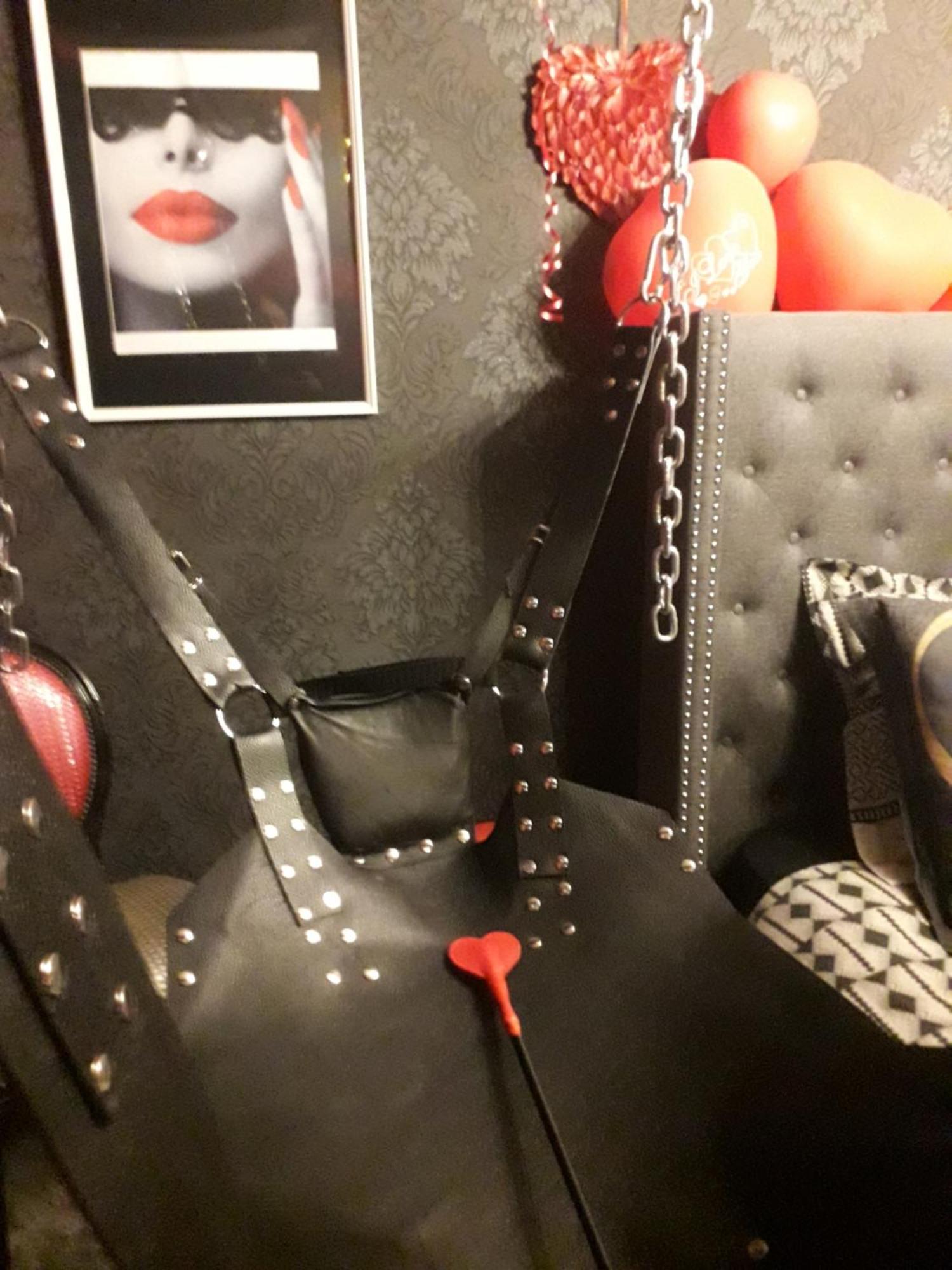 Love Room Le Rouge Et Noir Barr Luaran gambar