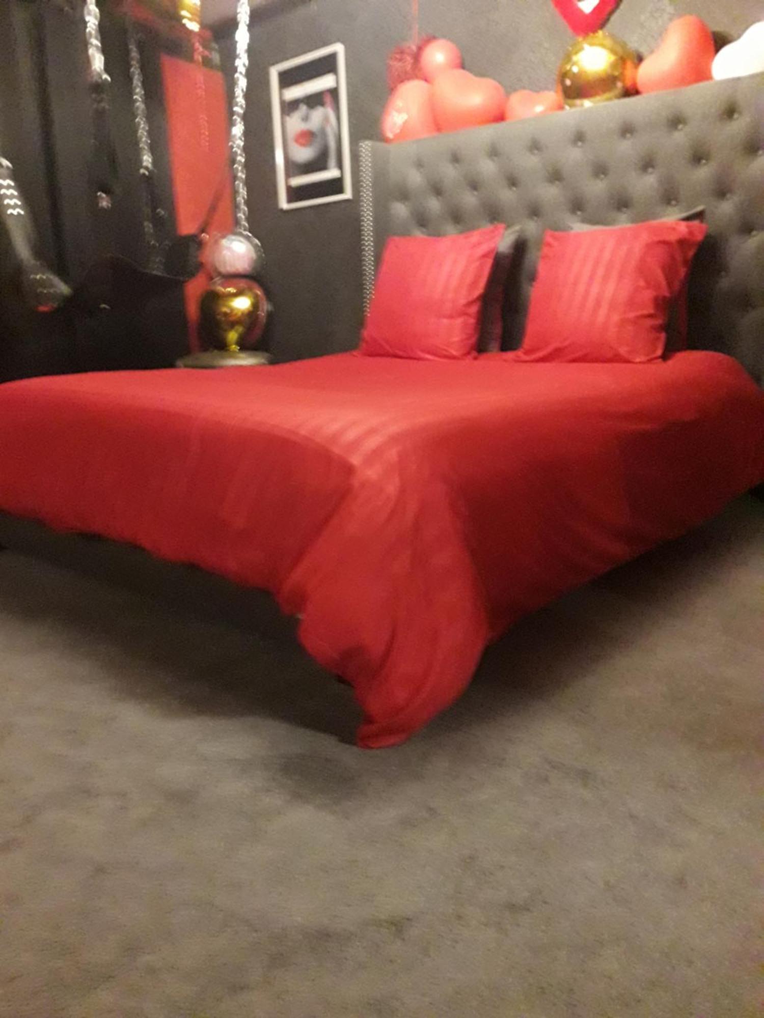 Love Room Le Rouge Et Noir Barr Luaran gambar