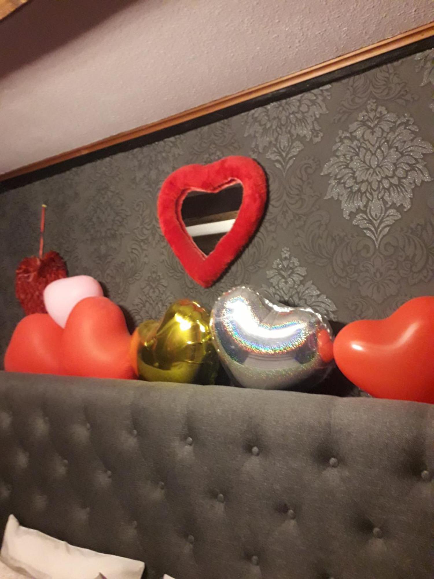 Love Room Le Rouge Et Noir Barr Luaran gambar