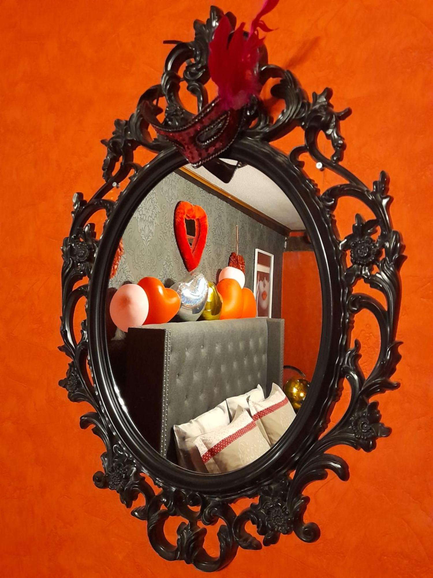 Love Room Le Rouge Et Noir Barr Luaran gambar